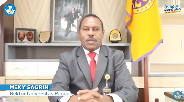 Rektor Universitas Papua Meky Sagrim